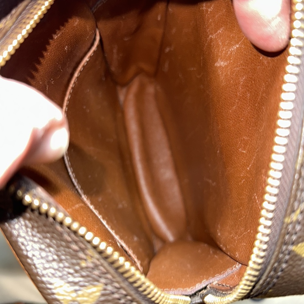 LOUIS VUITTON Monogram Amazone Crossbody - Picture 14 of 16